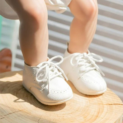 Chaussure bebe blanche élégante pour baptême ou mariage