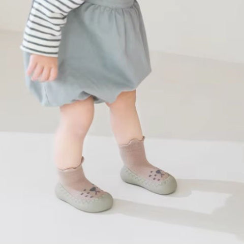 chaussure-bebe-eveil-et-apprentissage-marche
