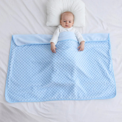 Couverture-bebe-heureux
