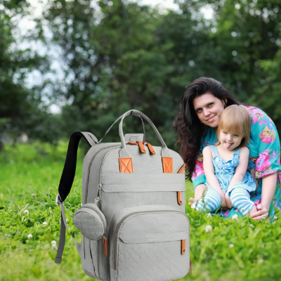 Sac-à-Langer-à-Dos-maman-et-sa-fille-au-parc