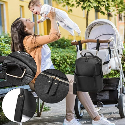 Sac-à-dos-à-langer-conçu-pour-des-parents-qui-partagent-tout-partout 