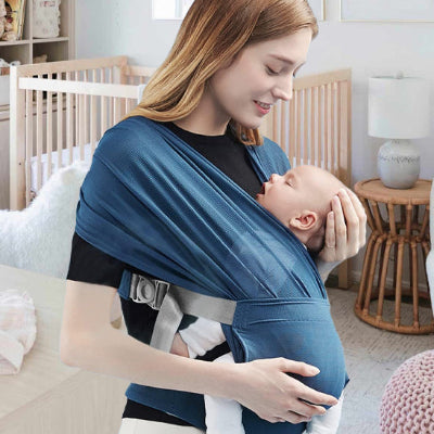 Bébé endormi écharpe de portage bleu