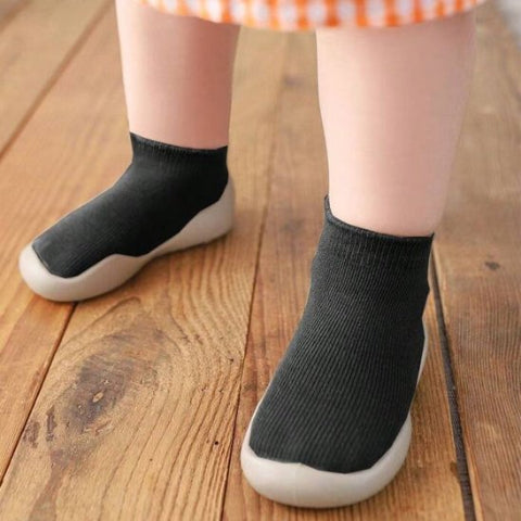 Chaussure bebe douce pour premiers pas sécurisés