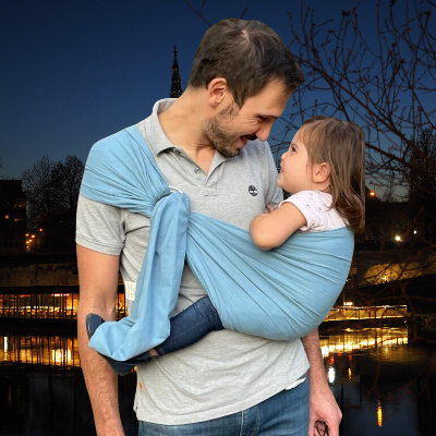 Écharpe de portage bébé papa