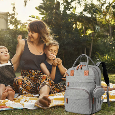 Sac-à-Langer-à-Dos-maman-au-parc-avec-ces-deux-enfants